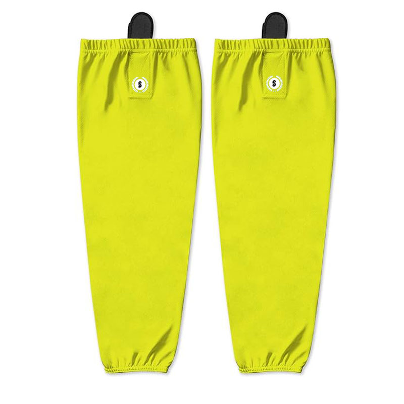 v (4) Socks - Image 1
